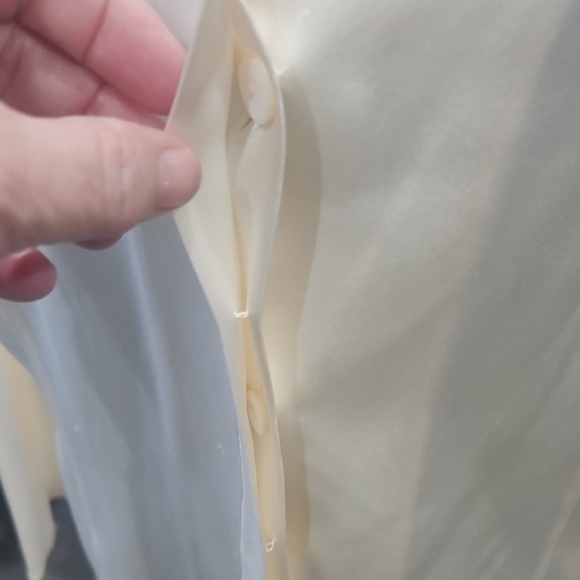 Lafayette 148 New York Cream 100% Silk V-neck Blouse - Picture 5 of 10